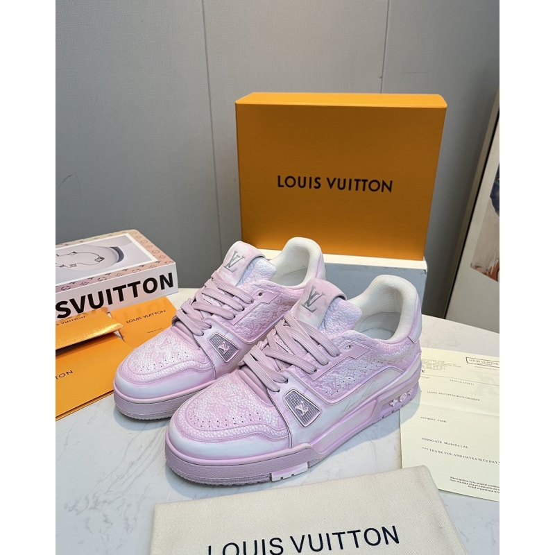 l**is V*t*n sneakers